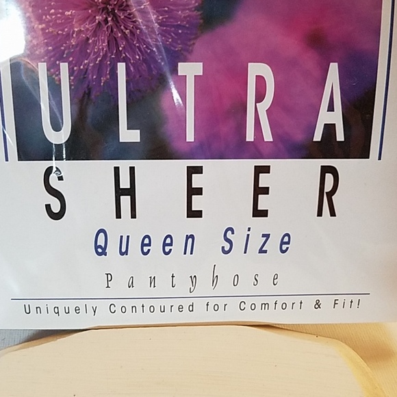 LEDA Ultra Sheer Queen Pantyhose 1x-2x Jet Black - Picture 4 of 6
